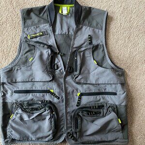 Multi-Pocket Fishing Vest with Back Ventilation Zip (USA SIZE: M)